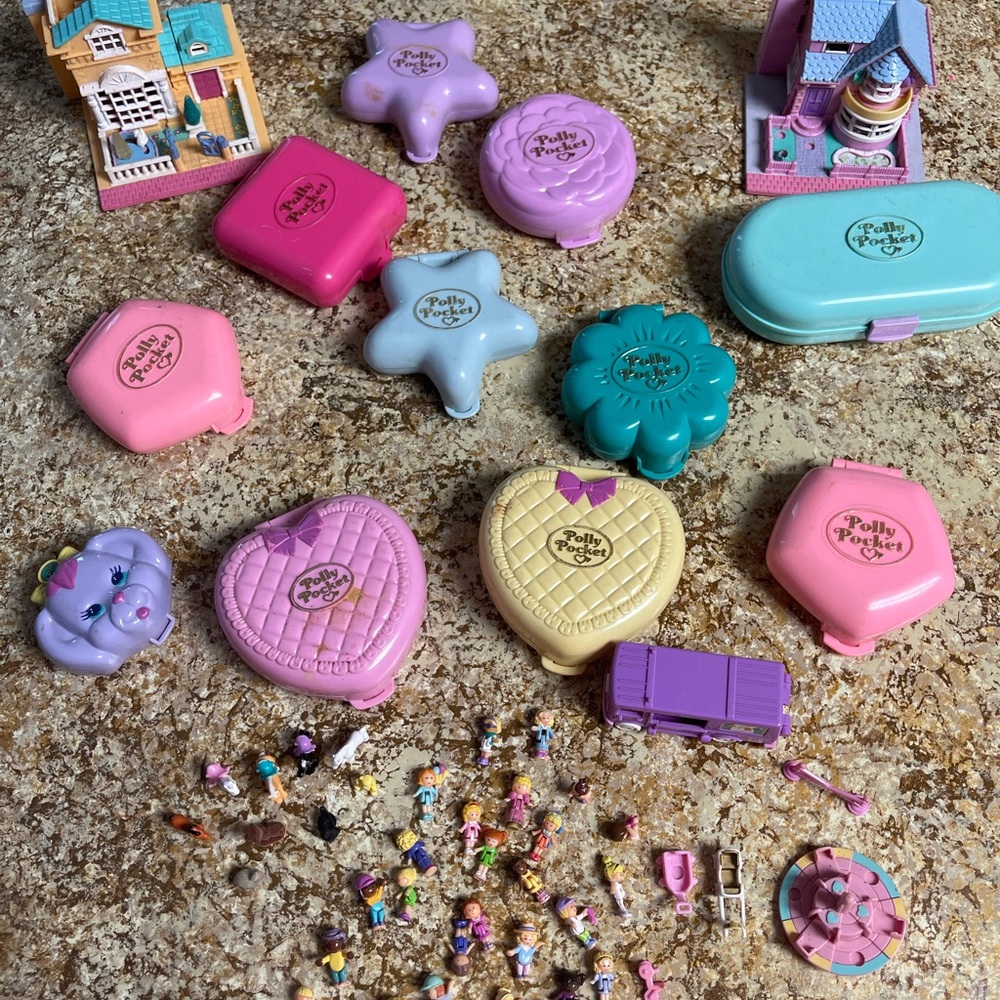 Polly pockets